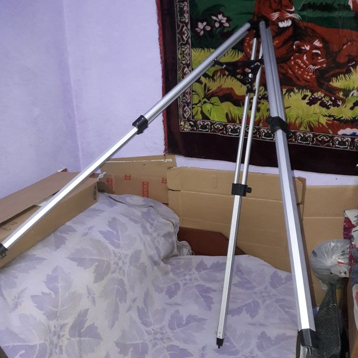 Stativ-trepied aluminiu extensibil de la 68cm la 126cm