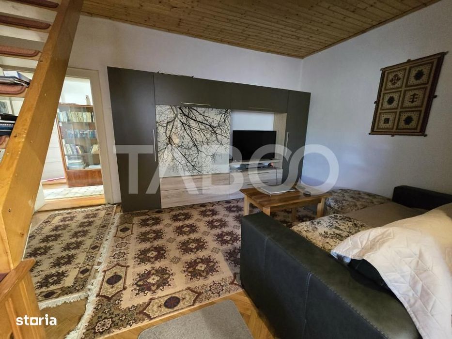 Casa spatioasa de vanzare teren 432 mp zona linistita - Lupeni Sibiu