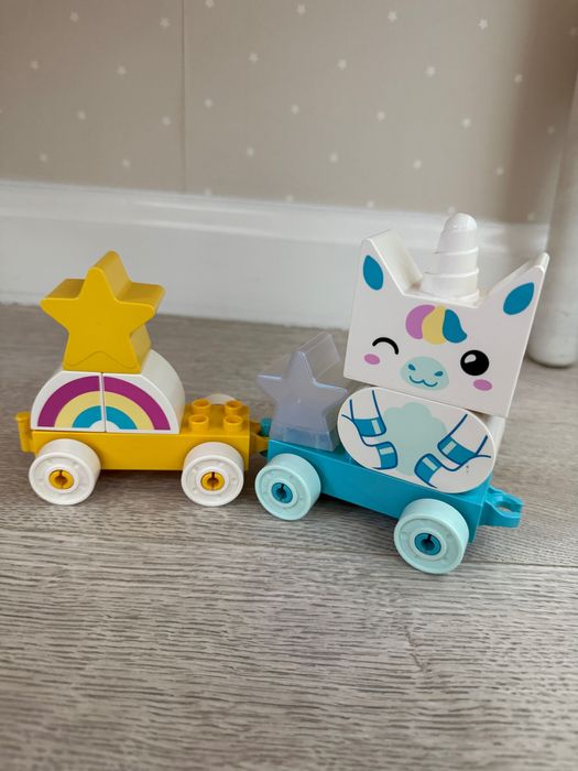 LEGO Duplo Unicorn Train pentru 1.5+ Ani