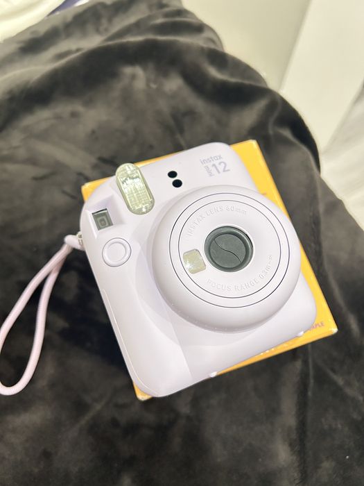 продам instax mini12