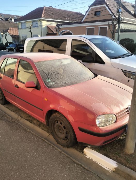 Vând golf 4 motor 16 benzina azd pentru dezmembrari