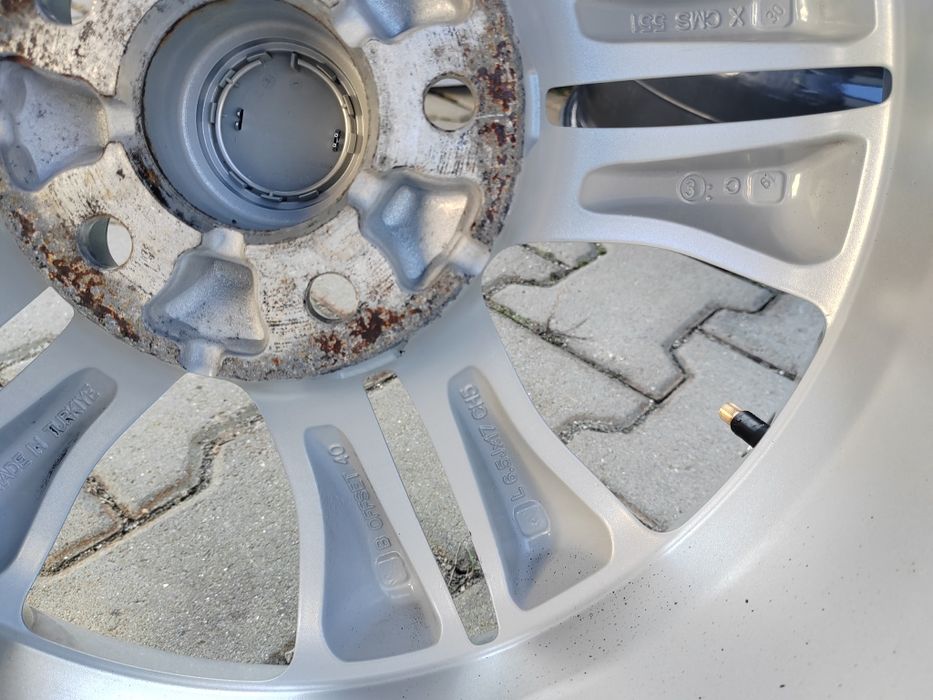 Jante R17 5x114,3 Nissan Qashqai Juke Qashqai +2 Leaf Dacia Duster Bigster 

Specificații tehnice :
Prindere: 5x114,3 
Latime: 6,5 J 
Offset (ET): 40