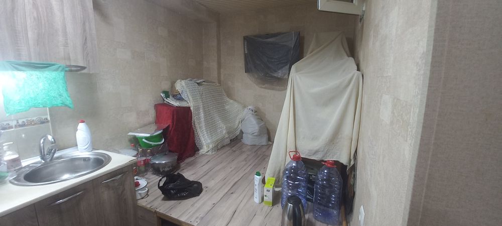 Барча уй жихозлари ва техникалари билан 1 хоналик уй сотилади