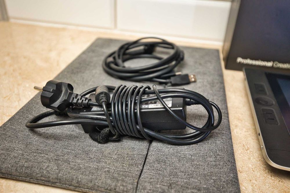 Wacom Cintiq+touch (icore5/ram8gb/ssd128gb]mobilePCtablet