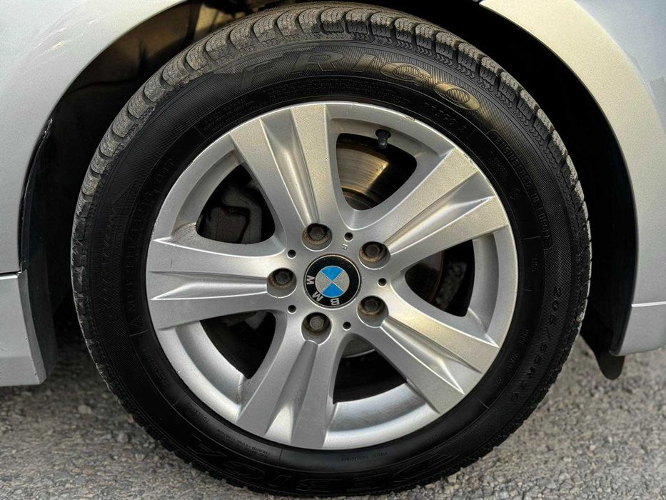 BMW 120 2D, Светло сив металик