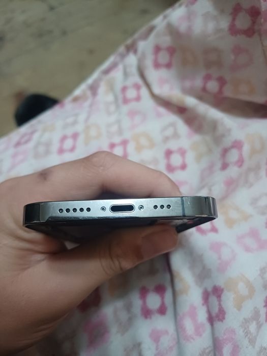 Iphone 12 pro (Без Дисплеи)+калъф