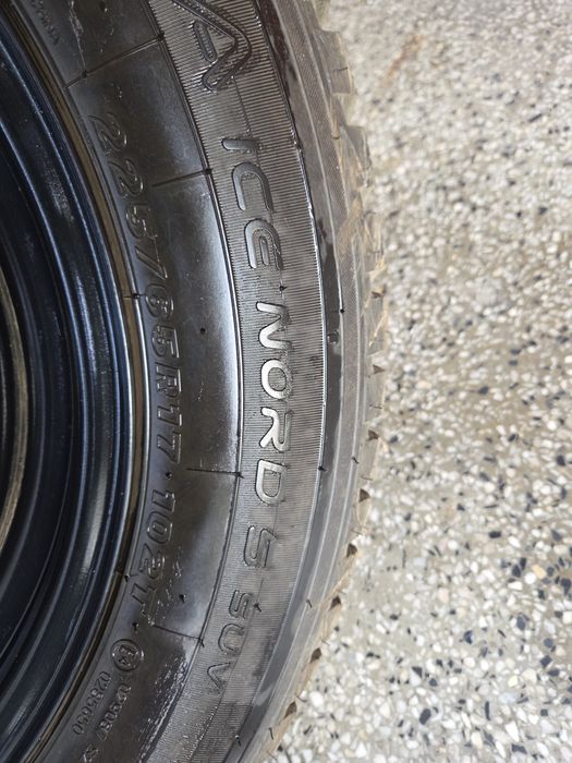Гуми със шипове 225/65 R17