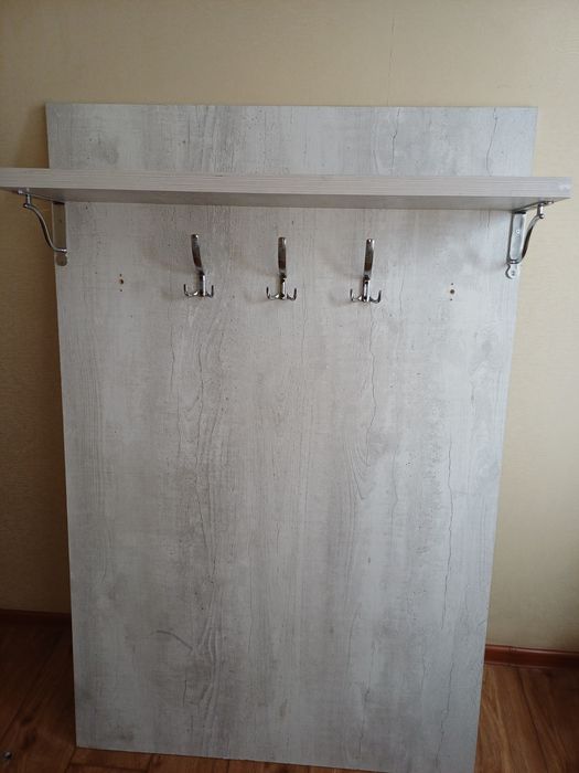 Вешалка с крючками