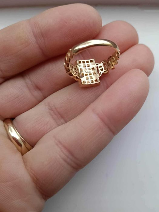 Vând Inel Monaco de 14K cu o greutate de 3, 57 grame inelul este Nou