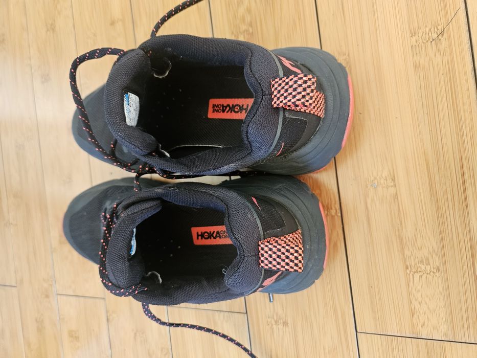 Маратонки Hoka Gore Tex 38