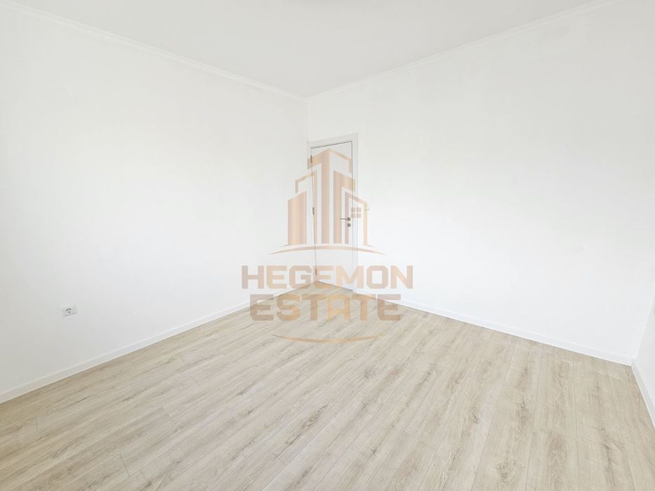 Продава се Четиристаен апартамент в Варна, Възраждане 2 - 90 кв.м за 1999 €/кв.м - Снимка #7