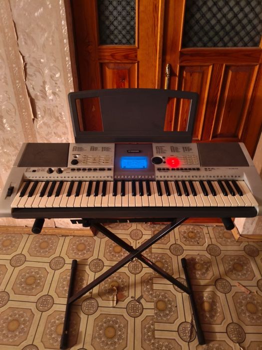 Синтезатор Yamaha PSR-E403
