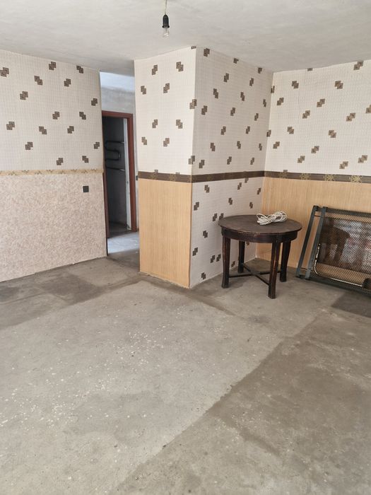 Продаю 1-комнатную квартиру.  Сарань  мкр 1А , дом 6.