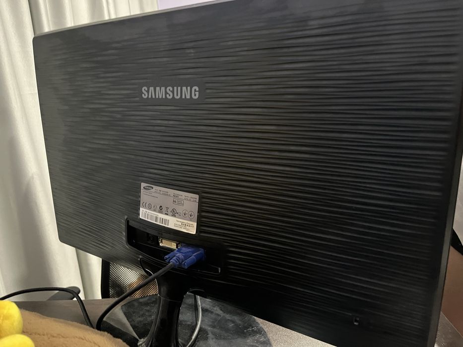 Монитор Samsung 24 инча