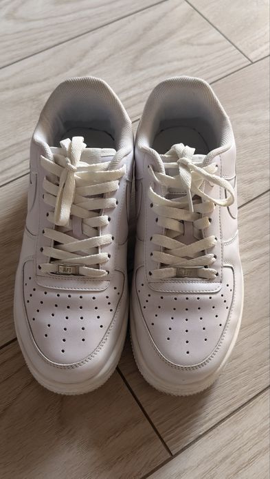 Adidasi Ac and Co 42, Nike 41.