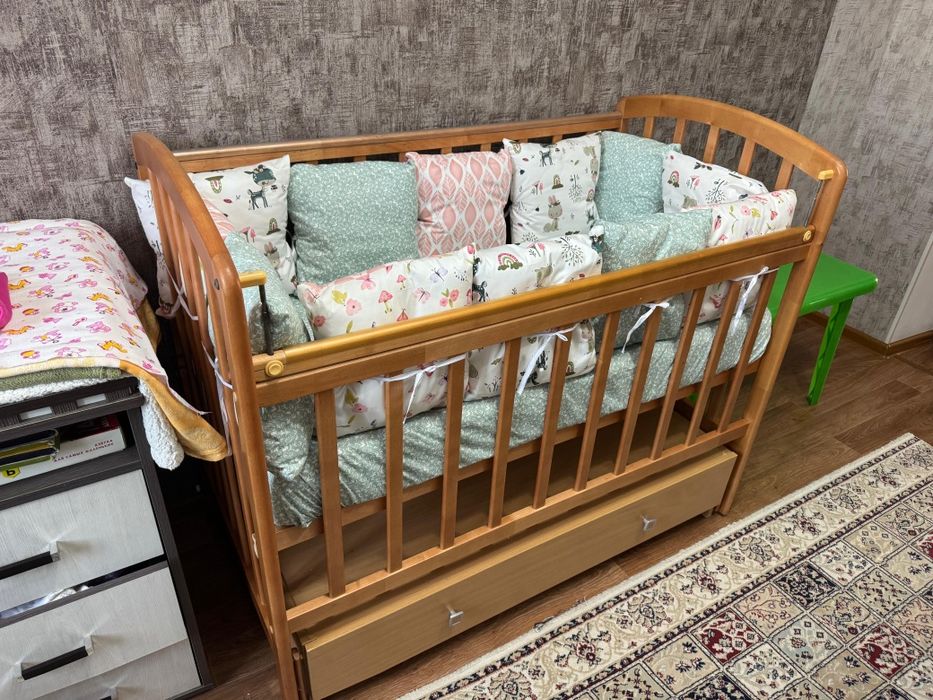 Детская кроватка