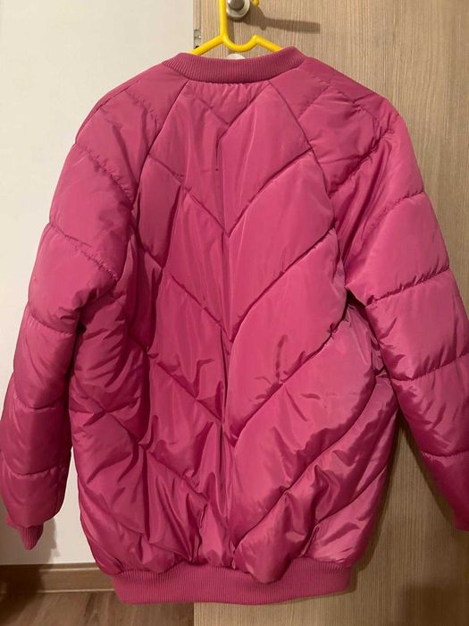 Geaca bomber cu eticheta