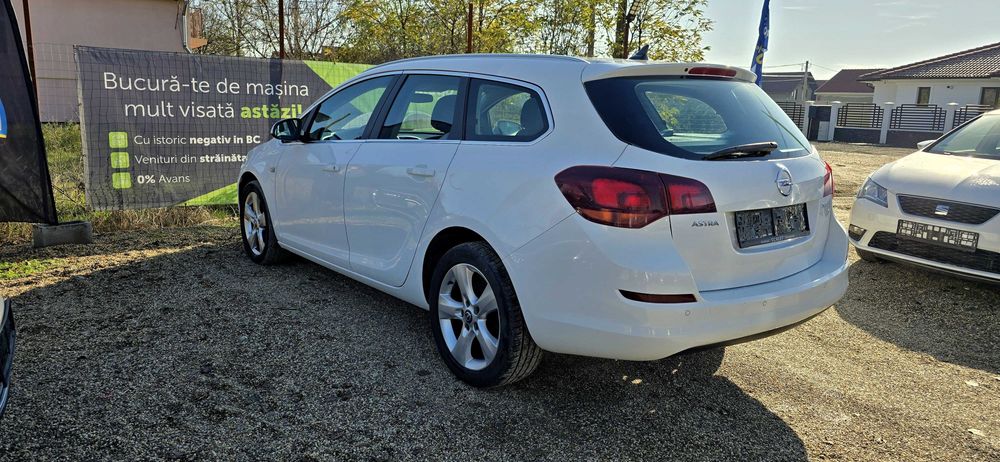Opel Astra J an 2012 motor 1700 cm3 diesel euro 5 aer conditionat carte service