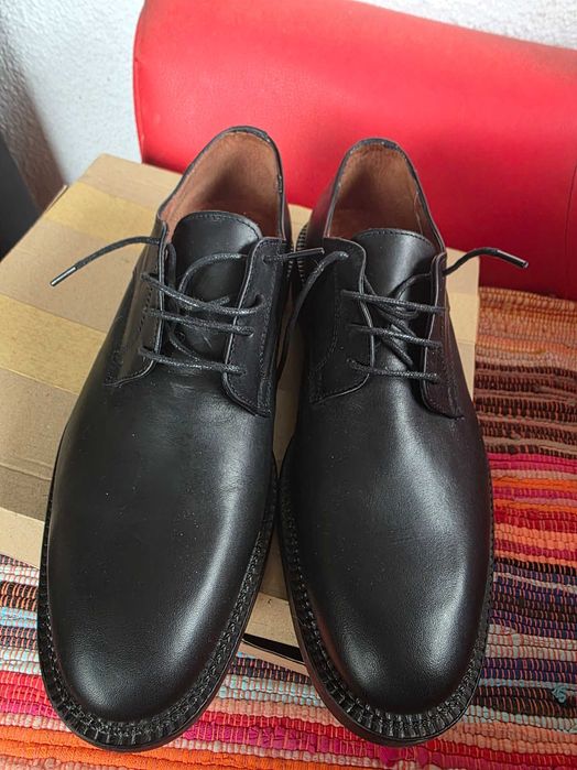 Pantofi eleganti din piele, talpa foarte rezistenta de crep, marime 45