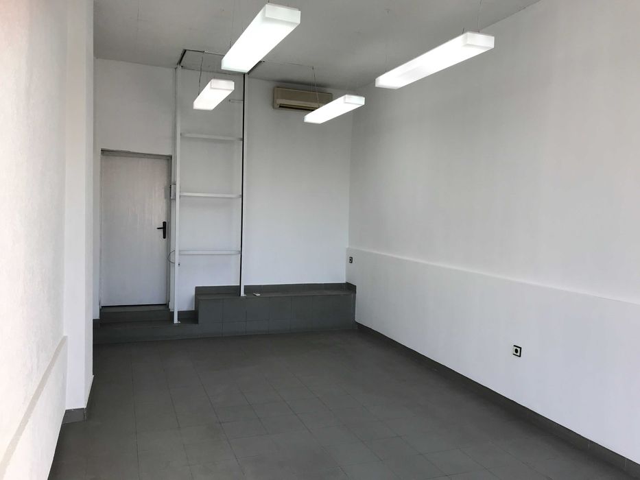 Дава се под наем Магазин в Харманли - 35 кв.м за 178.5 € - Снимка #10