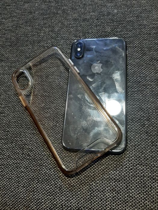 Продам iPhone X..