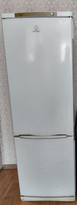 Продам холодильник