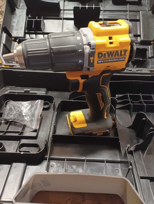 Винтоверт DeWalt dcd 100.