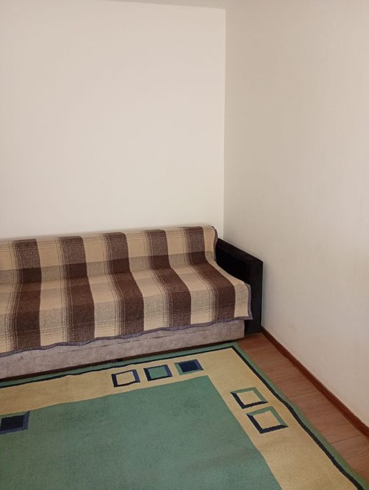 Închiriez garsoniera