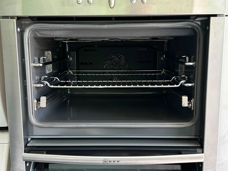 Фурна за вграждане Neff Mega SH4624N Slide&Hide - с прибираща се врата