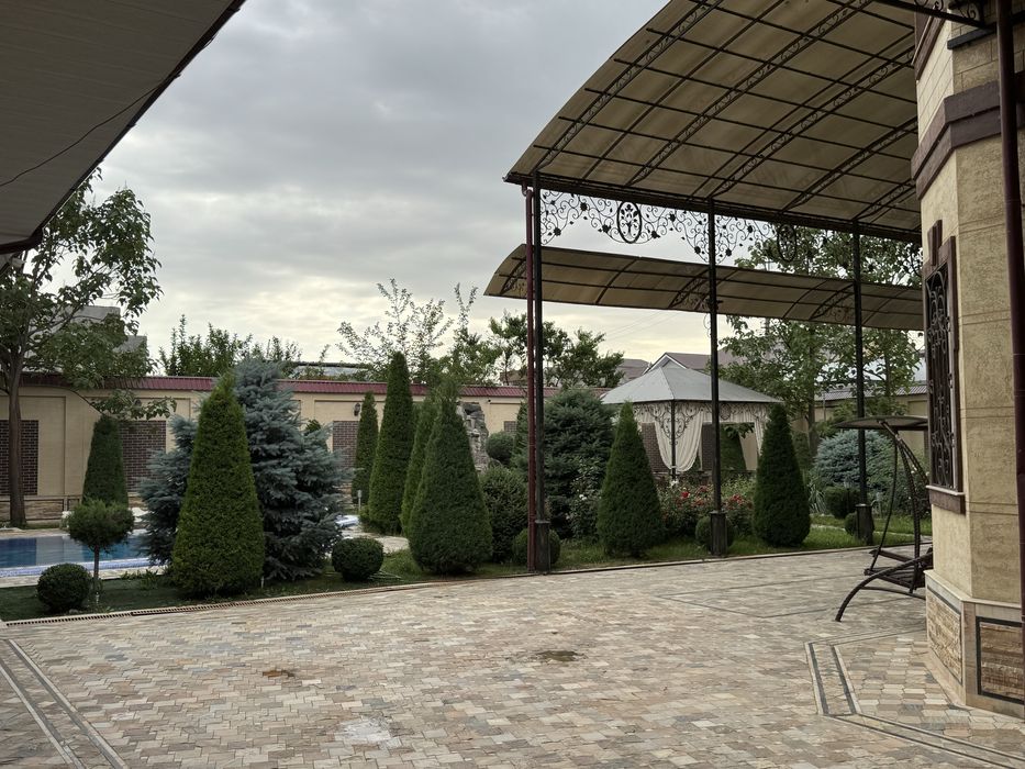 Yozning issiq kunida dam olish uchun fayzli dachamizga marhamat!