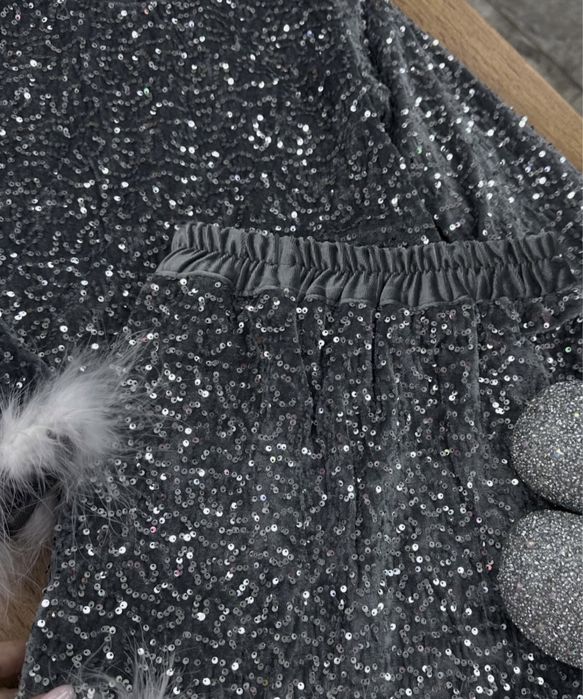 Нарядная красивая двойка