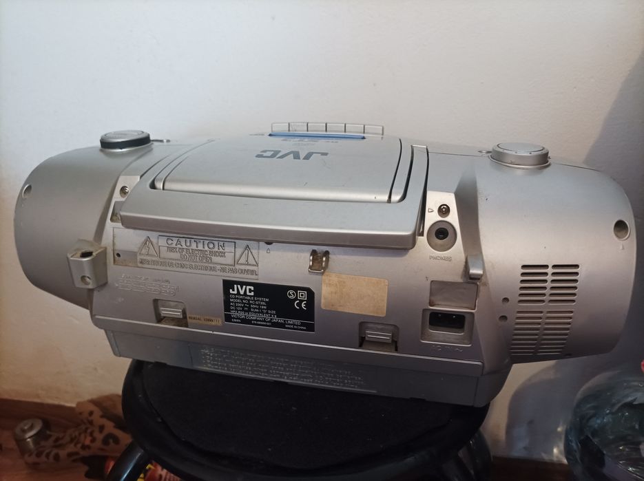 Vând radio casetofoane