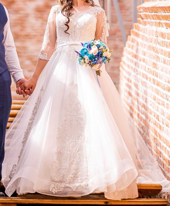 Vand rochie de mireasa DEOSEBITA
