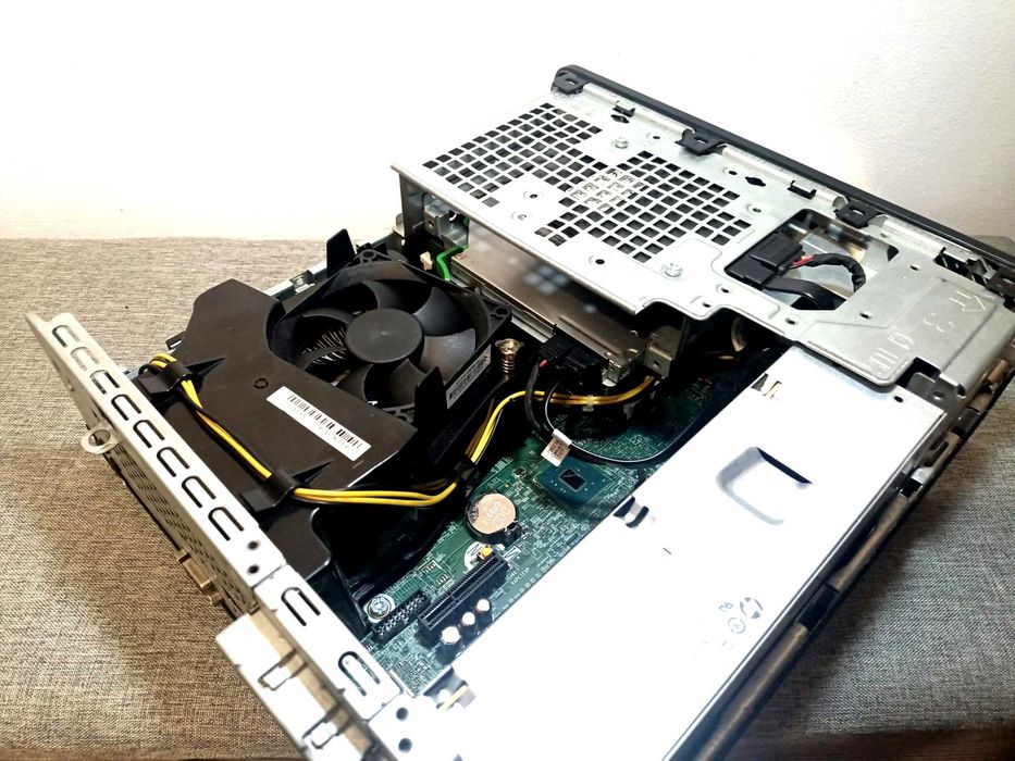 Desktop HP ProDesk 400 G4 SFF i5-7500 8GB RAM SSD 2400GB