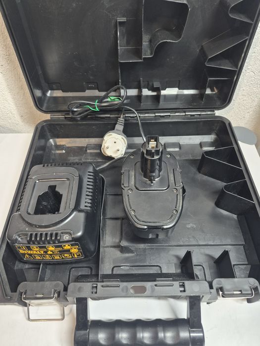 Батерия и зарядно устройство DeWalt 18 волта
