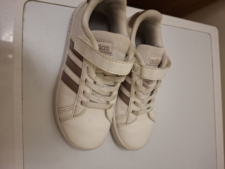 Adidasi fetite marimea 30