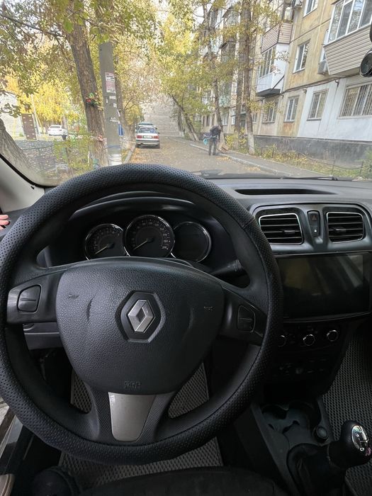 Продам машину Renault Sandero Stepway