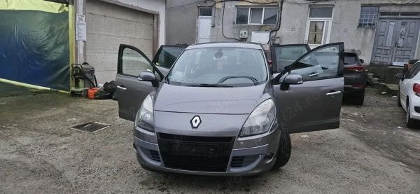 Vând Renault Megane Grand Scenic