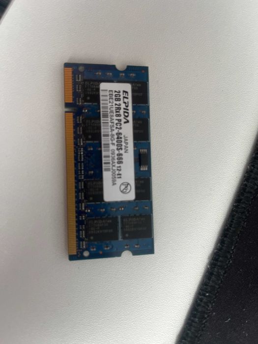 Elpida 2GB DDR2 (PC2-6400S)