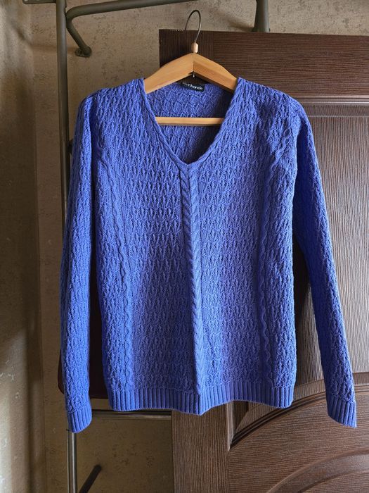 Женский свитер 48