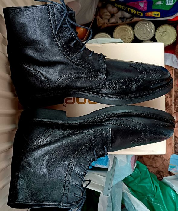 Bocanci cu inserții din piele naturală mărimea 44 made in ITALY