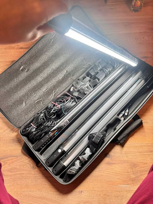 lumini GODOX 4 buc tube TL60 + 4 trepieduri + monturi