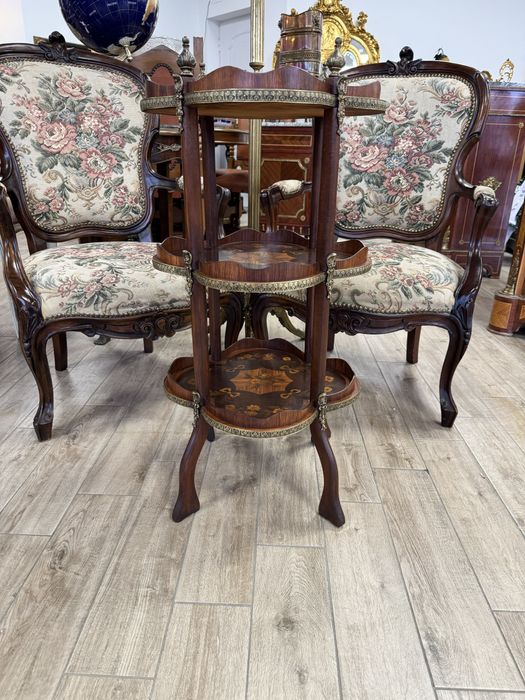 Masuta-etajera din lemn cu intarsii si elemente bronz