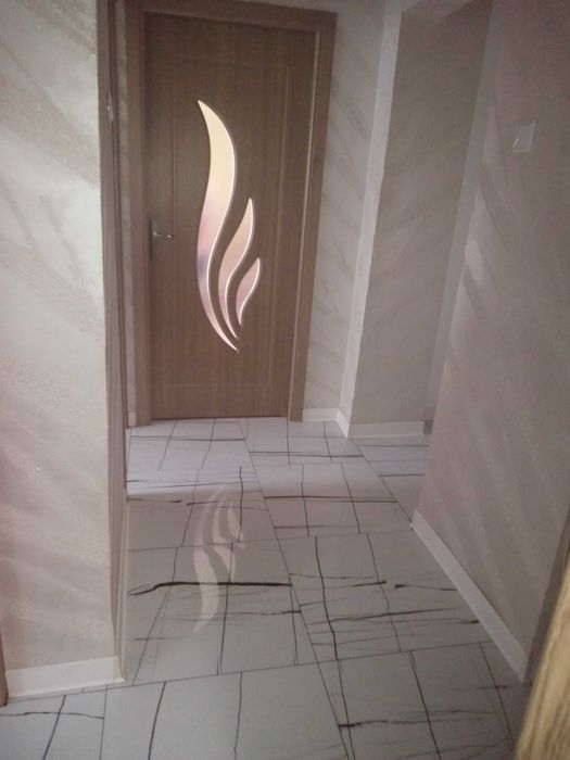 Închiriez apartament