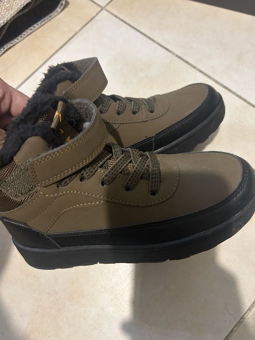 Продам обувь детскую