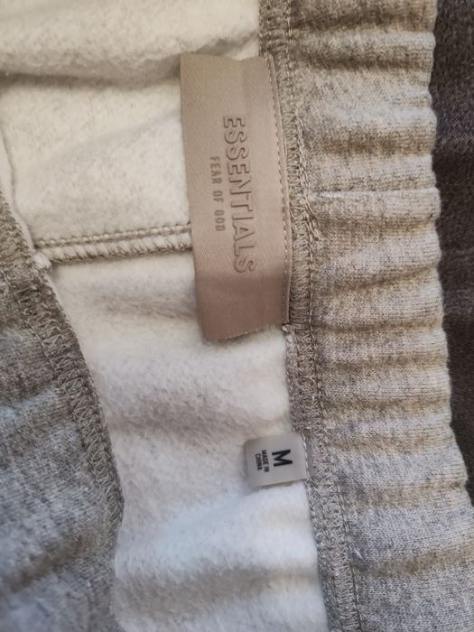 Pantaloni essential