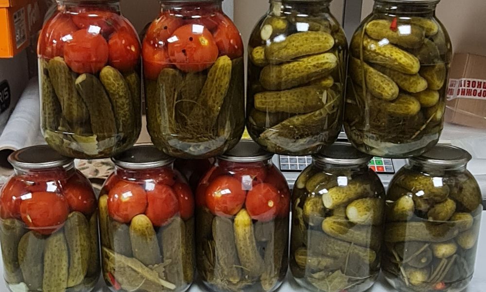 Соленья,салаты,варенья,компоты