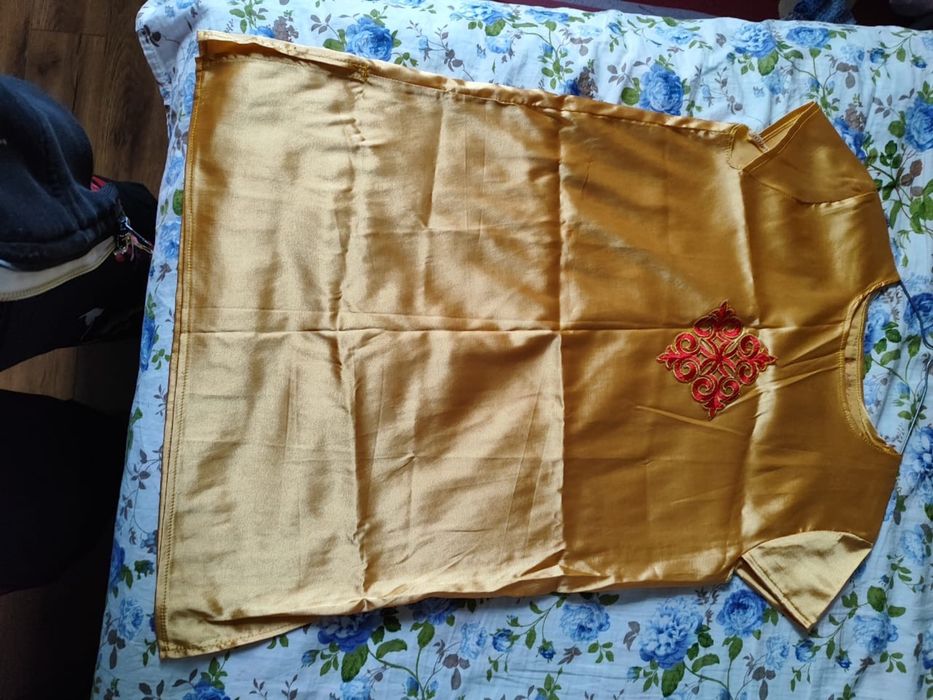 Продам национальные  костюмы , юбки