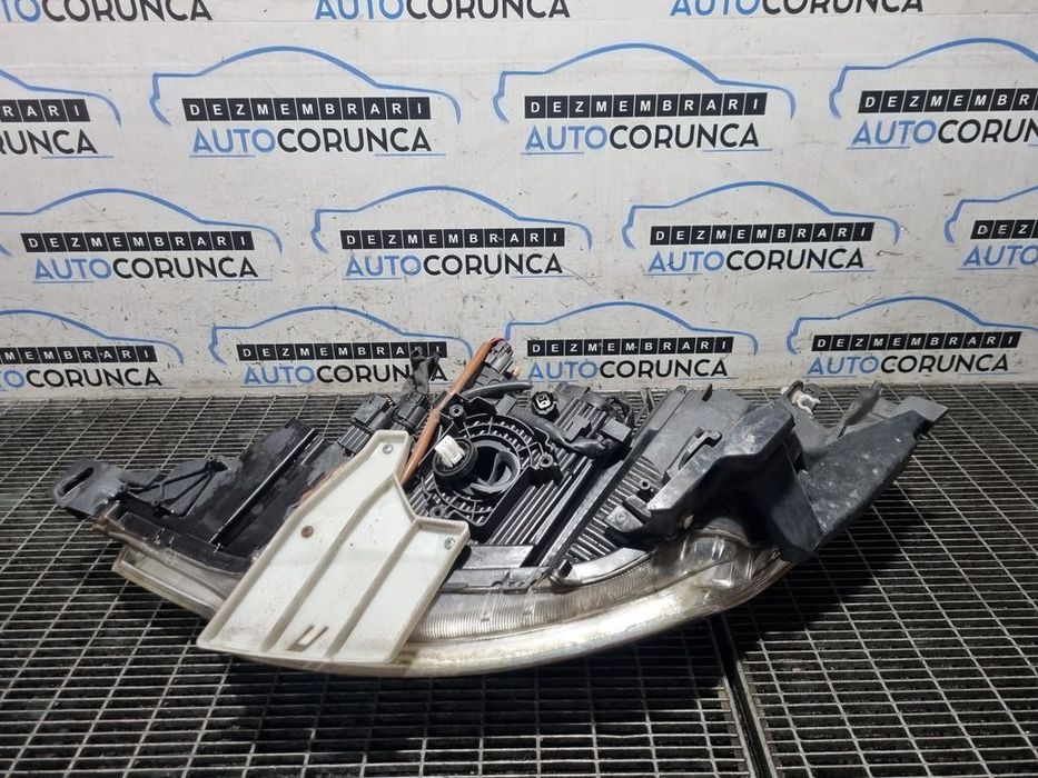 Far Dreapta Citroen C - Crosser 2007 - 2012 SUV 4 Usi (1277) Xenon