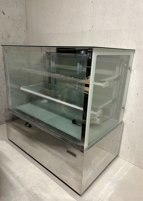 Хладилна витрина GGM Gastro
